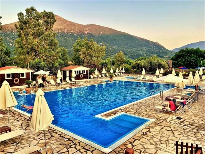 Camping Karavomilos Σάμη Εξωτερικό φωτογραφία